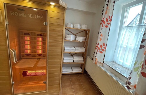 Rhoden Apartment | Luxury apartment with its own whirlpool & fireplace / use of the wellness area incl.