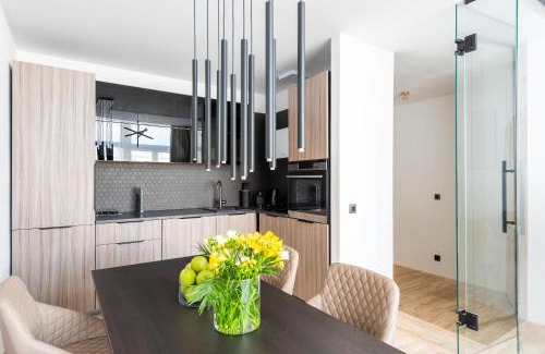 Petrska ctvrt Apartment | Elegant Apartment with Balcony & Terrace, Rated 9.6/10