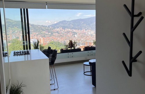 El Poblado Apartment | Elegant Apartment with Breathtaking Medellin Views