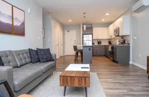 Reading Apartment | Modern Apartment with Gym, Steps from Commuter Rail