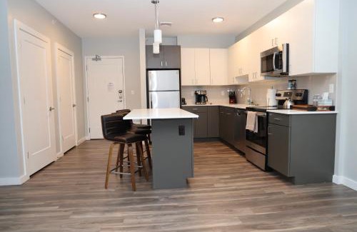 Reading Apartment | Modern Apartment with Gym, Steps from Commuter Rail