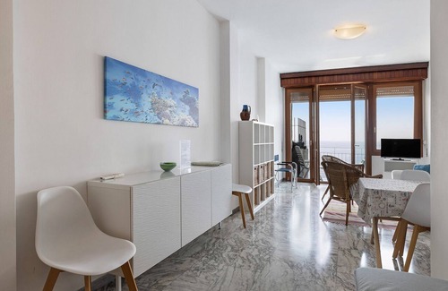Torre del Mare Apartment | Oceanfront Apartment with Breathtaking Views & Top Amenities
