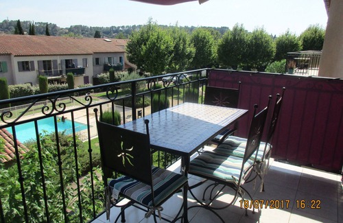 Lorgues Apartment | Elegant Apartment with Pool, Spa & High Guest Rating
