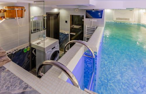 Pechers'kyi District Apartment | Elegant Apartment with Pool, Spa & 9.8/10 Guest Rating