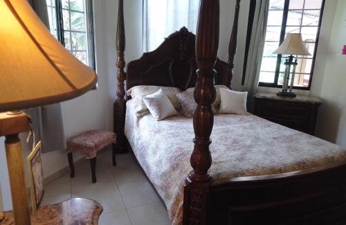 Sora House | Private Room Retreat in Mountaine with Ocean View & Pool