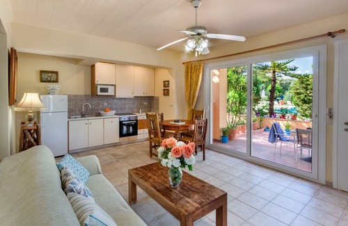 Lefkada Town Apartment | Beachside Retreat at Lefkas Blue Residence – 10/10 Rated!