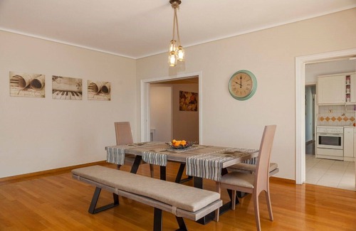 Palaio Faliro Apartment | Elegant Apartments in P.Faliro with Breakfast & Accessibility