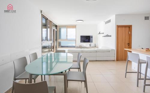 Netanya Apartment | Oceanfront Apartments in Netanya with 9.9/10 Guest Rating