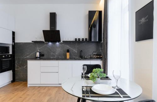 Uzhhorod Apartment | Stylish Laborca Apartments: Pet & Child Friendly Retreat