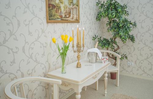 Zarichnyi District Apartment | Elegant Apartments with Hot Tub & Ocean View