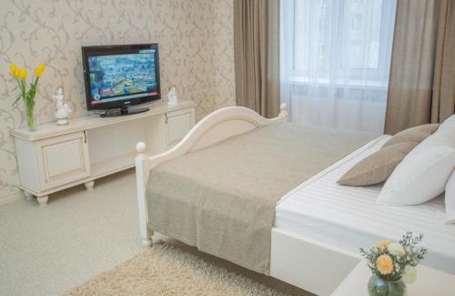 Zarichnyi District Apartment | Elegant Apartments with Hot Tub & Ocean View