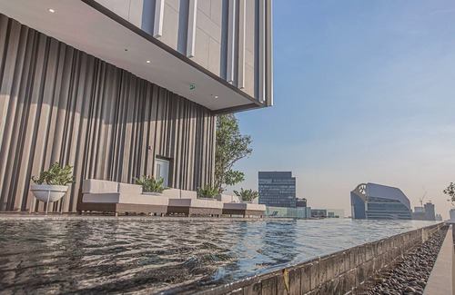 Makkasan Condo | Elegant Apartment with Pool & Free Pickup Near Siam