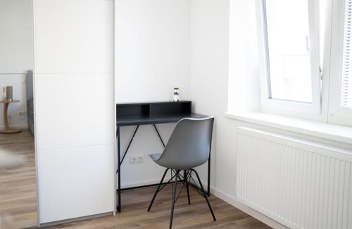 Oberdobling Apartment | Family-Friendly Apartment with Danube Canal Views in Vienna