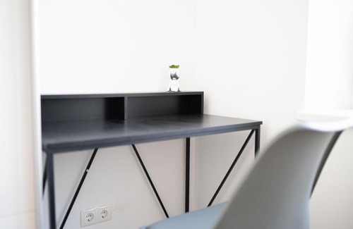Oberdobling Apartment | Family-Friendly Apartment with Danube Canal Views in Vienna