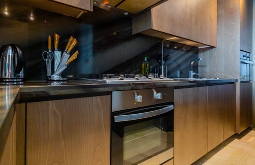 Palm Jumeirah Apartment | Exquisite Apartment with Private Beach at FIVE Palm Jumeirah