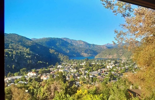 San Martin de los Andes House | Exquisite Mountain Retreat with Scenic Lake Views in SMA