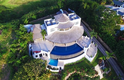 Lancaster Villa | Elegant Villa with Pool & Ocean Views - Martello House