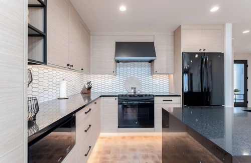 Wapato Point Condo | Luxury at the Lake- Yacinde F1