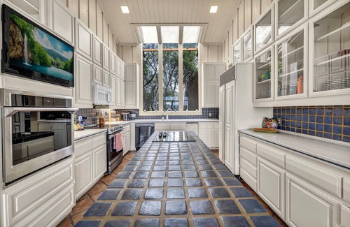The Estates Above Lost Creek House | Luxury Austin Estate Home Family-friendly - Monthly stays