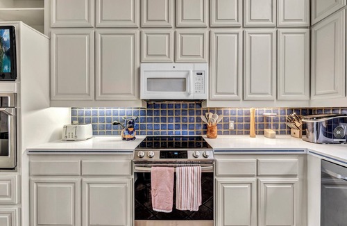 The Estates Above Lost Creek House | Luxury Austin Estate Home Family-friendly - Monthly stays