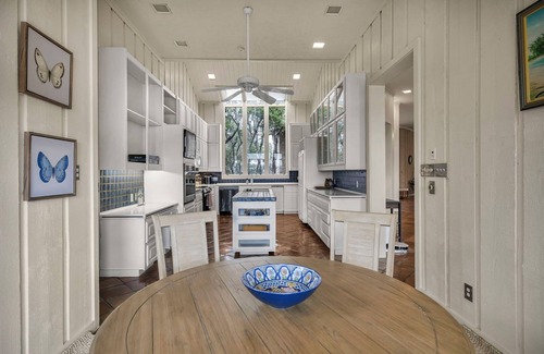 The Estates Above Lost Creek House | Luxury Austin Estate Home Family-friendly - Monthly stays