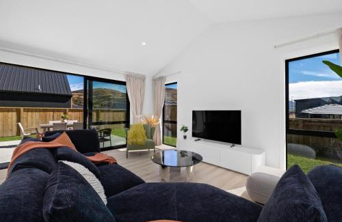 Kawarau Falls House | Elevate Your Stay at Luxury Away - Family-Friendly Retreat