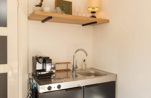 Broek in Waterland Ski Chalet | Inviting B & B in Historic Village near Amsterdam Center