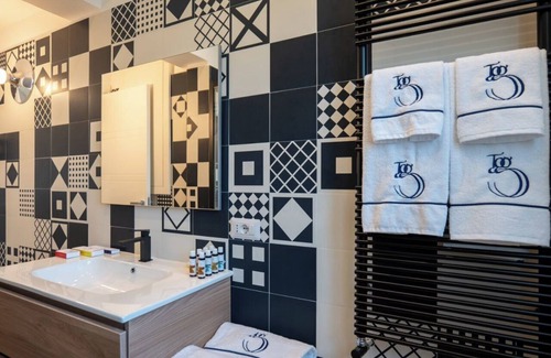 Nocera Inferiore House | Elegant City Center B&B with Family-Friendly Amenities