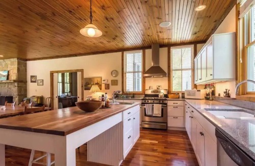 Hartford House | Unwind at Luxury Barn: Hot Tub, Sauna & Breathtaking Views