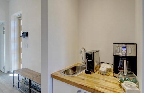 Jefferson City Apartment | Luxury Barndo 2AS EuropeStyle Farm Stay Fresh Eggs