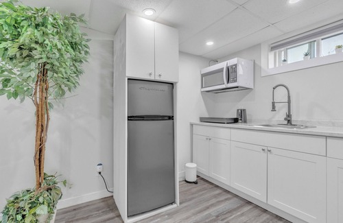 Winnipeg House | Luxury Basement Suite in Top Prime Location