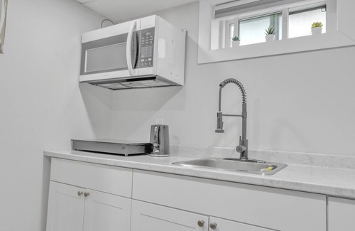 Winnipeg House | Luxury Basement Suite in Top Prime Location
