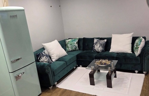 London House | Luxury basement with private entrance near western Uni