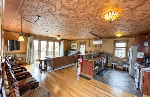 Bayfield Apartment | Cozy Bayfield Apartment with Deck & Lake Superior Views