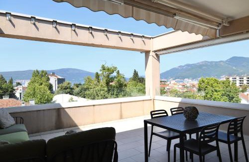 Tomicici Apartment | Elegant Tivat Apartment with Breathtaking Sea Views