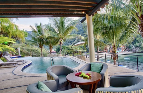Boca de Tomatlan Villa | Exclusive Beachfront Villa with Pool and Spa Amenities