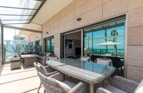 Alboraya Apartment | Oceanfront Apartment with Pool and 9.4/10 Guest Rating
