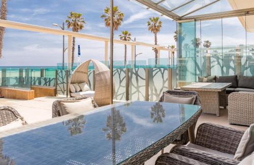 Alboraya Apartment | Oceanfront Apartment with Pool and 9.4/10 Guest Rating