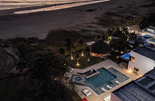 Punta Canoas Villa | Luxury Beach Front Villa w 2 Private Pools+BBQ