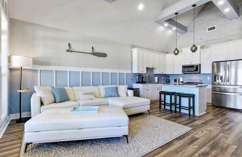 Long Beach House | Oceanfront Escape with Breathtaking Views and Breakfast