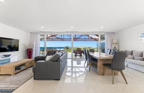 Kianga House | Elegant Beach House with Family-Friendly Amenities