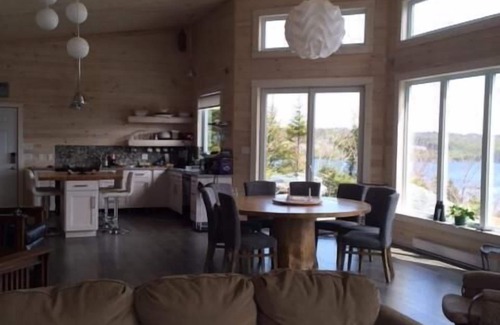 Clam Bay Cottage | Relaxing Spa Beach House with Ocean View & Hot Tub Access