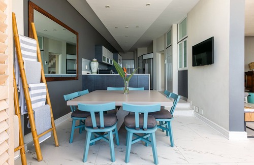 Camps Bay Villa | Premier Beach House with Spectacular Camps Bay Views