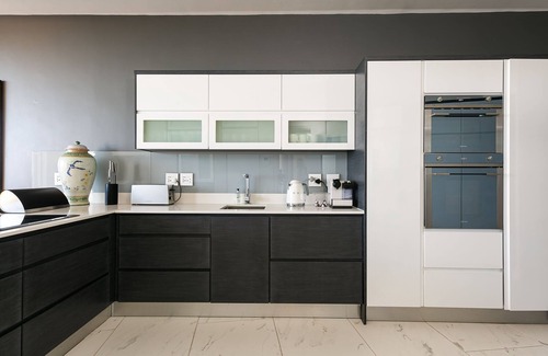 Camps Bay Villa | Premier Beach House with Spectacular Camps Bay Views