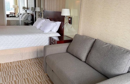 Sunny Isles Beach Hotel | Beautiful Beach Resort Studio with Partial Ocean View