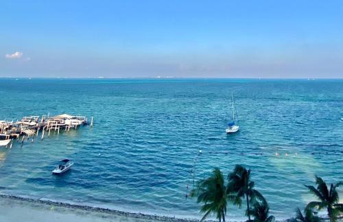 Puerto Juarez Apartment | Beachfront Oasis with Ocean View and Pool Access