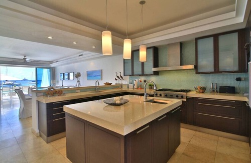 Simpson Bay Apartment | Luxury Beachfront Condo