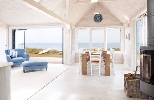 Hayle Ski Chalet | Beachfront Chalet with Spectacular Ocean Views & Pool