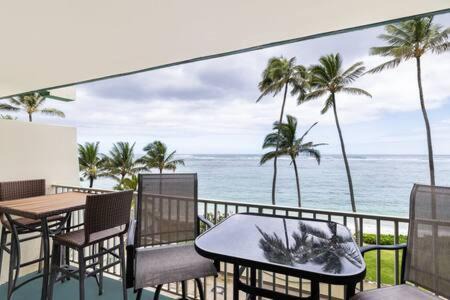 Punaluu House | Oceanfront Condo with Breathtaking Beach Views