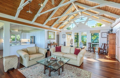 Wainiha House | Beachfront Haven in Haena – Rated 10/10 with Ocean Views